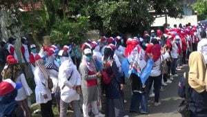 Ratusan ibu ibu iringi pendaftaran Ali Mujahidin-Firman Mutakin